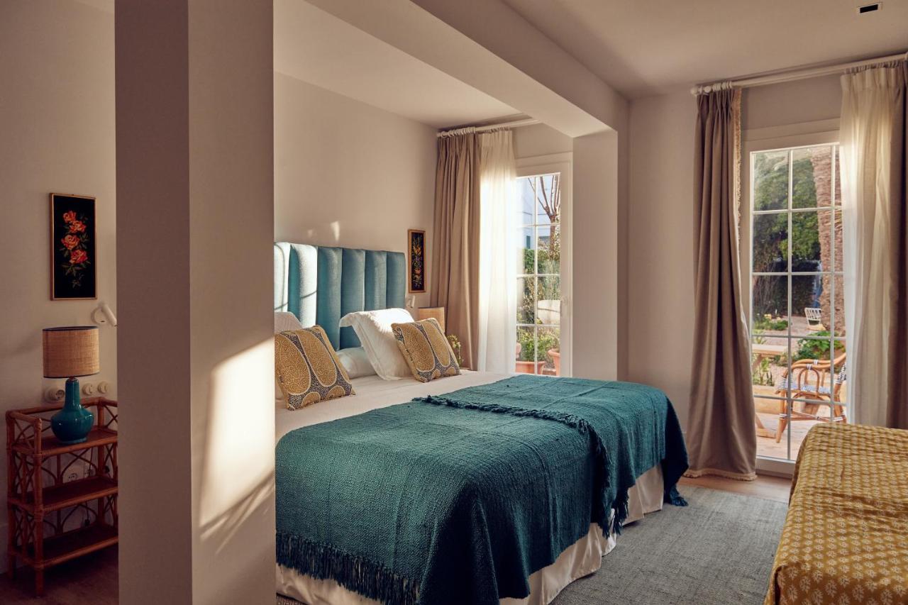 Cristine Bedfor Mahon Hotel Екстериор снимка