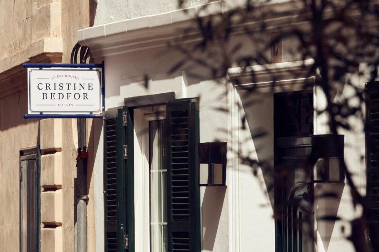 Cristine Bedfor Mahon Hotel Екстериор снимка