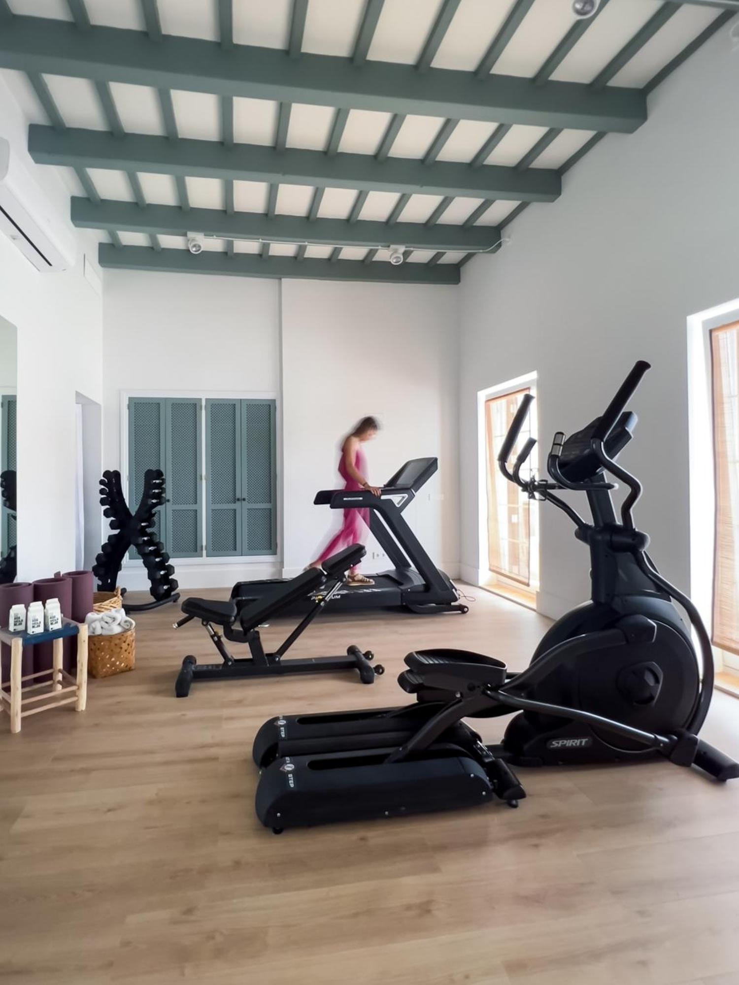 Cristine Bedfor Mahon Hotel Екстериор снимка